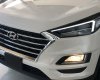 Hyundai Tucson 1.6 Turbo 2020 - Hyundai Huế - Bán gấp chiếc Hyundai Tucson 1.6 Turbo 2019, màu trắng, 912 triệu