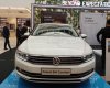 Volkswagen Passat 2019 - Volkswagen Passat Comfort siêu phẩm nhập Đức hạng sang, hỗ trợ lái thử hỗ trợ 100% thuế trước bạ 138tr