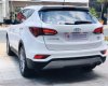 Hyundai Santa Fe 2017 - Cần bán nhanh chiếc Hyundai Santa Fe 2.2 năm sản xuất 2017, màu trắng, giá thấp