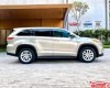 Toyota Highlander 2016 - Bán xe Toyota Highlander năm sản xuất 2016, màu vàng, nhập khẩu nguyên chiếc