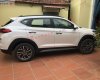 Hyundai Tucson 2021 - Cần bán lại xe Hyundai Tucson sản xuất 2021, màu trắng