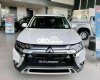 Mitsubishi Stavic 2021 - Bán Mitsubishi Outlander sản xuất năm 2021, màu trắng, giá chỉ 825 triệu