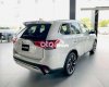 Mitsubishi Stavic 2021 - Bán Mitsubishi Outlander sản xuất năm 2021, màu trắng, giá chỉ 825 triệu