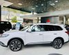 Mitsubishi Stavic 2021 - Bán Mitsubishi Outlander sản xuất năm 2021, màu trắng, giá chỉ 825 triệu