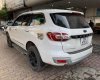 Ford Everest 2017 - Bán xe Ford Everest Titanium 2.2L 4x2 AT máy dầu sản xuất 2017, màu trắng, nhập khẩu nguyên chiếc