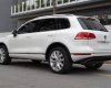 Volkswagen Touareg 2016 - Màu trắng, nhập khẩu