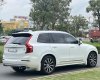 Volvo XC90 2019 - Màu trắng, nội thất kem sang trọng, hỗ trợ vay 90%