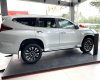 Mitsubishi Pajero Sport 2022 - Giá xe lăn bánh