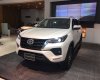 Toyota Fortuner 2022 - Xe màu trắng