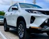 Toyota Fortuner 2020 - Xe màu trắng