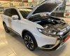 Mitsubishi Outlander 2020 - Xe màu trắng