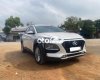 Hyundai Kona AT 2019 - Cần bán Hyundai Kona AT sản xuất năm 2019, màu trắng, xe nhập, 565tr