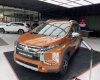 Mitsubishi Xpander Cross 2022 - Bán xe Mitsubishi Xpander Cross bản tiêu chuẩn màu cam năm 2022, mua xe trong tháng 3 với nhiều ưu đãi hấp dẫn