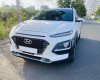 Hyundai Kona 2017 - Cần bán gấp Hyundai Kona bản 1.6 Turbo đăng ký 2017 ít sử dụng, spa xịn sò, hồ sơ chính chủ