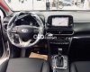 Hyundai Kona 2021 - Bán Hyundai Kona 1.6 Turbo sản xuất năm 2021, màu trắng, giá tốt