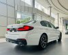 BMW 520i 2022 - Xe sẵn giao ngay, ưu đãi tiền mặt hấp dẫn, kèm bộ quà tặng cùng phụ kiện full theo xe