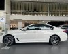 BMW 520i 2022 - Xe sẵn giao ngay, ưu đãi tiền mặt hấp dẫn, kèm bộ quà tặng cùng phụ kiện full theo xe