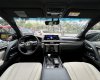 Lexus LX 570 2016 - Màu đen nội thất kem