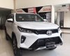 Toyota Fortuner 2022 - Giá chỉ 1026 triệu, ưu đãi cực sốc nhận xe chưa đến 1 tỉ, sẵn xe giao ngay, hỗ trợ trả góp