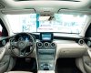 Mercedes-Benz GLC 300 2017 - Màu đỏ, nội thất kem