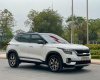 Kia Seltos 2021 - Xe màu trắng, giá tốt, hỗ trợ trả góp 70%, xe trang bị full options