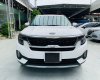 Kia Seltos 2021 - Xe màu trắng, nội thất kem