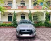 Toyota Innova 2.0E 2020 - Gia đình tôi cần bán chiếc xe ô tô Toyota Innova 2.0E màu xám vàng 2020