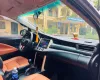Toyota Innova 2.0E 2020 - Gia đình tôi cần bán chiếc xe ô tô Toyota Innova 2.0E màu xám vàng 2020