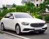 Mercedes-Benz E200 Exclusive 2022 - Cần bán gấp Mercedes Exclusive sản xuất 2022, màu trắng