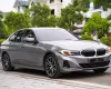 BMW 320i Sportline 2024 - Bán ô tô BMW 320i Sportline 2024, màu xám/nâu siêu lướt 2v8km, giá tốt