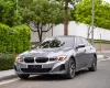 BMW 320i Sportline 2024 - Bán ô tô BMW 320i Sportline 2024, màu xám/nâu siêu lướt 2v8km, giá tốt