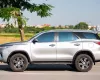 Toyota Fortuner 2016 - Cần bán gấp Toyota Fortuner sản xuất 2016, màu bạc, nhập khẩu chính hãng
