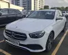 Mercedes-Benz E180 Facelift 2022 - Bán ô tô Mercedes Facelift sản xuất 2022, màu trắng, xe nhập