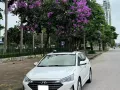 Hyundai Elantra 1.6 AT 2021 - Bán xe Hyundai Elantra 1.6 AT sản xuất 2021, màu trắng, xe chạy ít đi gia đình giá 530 triệu tại Hà Nội