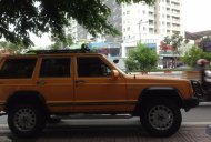 Jeep Cherokee 1998 - Cần bán xe cũ Jeep Cherokee năm 1998, màu vàng, nhập khẩu chính hãng, giá 135tr giá 135 triệu tại Tp.HCM