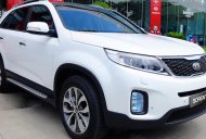 Kia Sorento GAT 2018 - Bán ô tô Kia Sorento GAT đời 2018, màu trắng, hỗ trợ trả góp, LH 0989.240.241 giá 799 triệu tại Phú Thọ