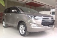Toyota Innova  2.0V 2016 - Hết nhu cầu cần bán Toyota Innova 2.0V 2016, màu nâu, mới đi 2450km, giá nát, LH: 093.1234768 giá 880 triệu tại Khánh Hòa