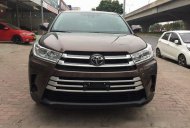 Toyota Highlander LE 2017 - Bán xe Toyota Highlander LE đời 2017, màu nâu, xe nhập giá 2 tỷ 650 tr tại Hà Nội