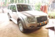 Ford Everest AT 2008 - Nhà cần bán xe Ford Everest 2008 màu ghi xám, máy dầu giá 495 triệu tại Quảng Trị