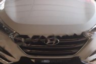 Hyundai Tucson 2016 - Bán Hyundai Tucson năm 2016, màu trắng, xe nhập, giá chỉ 930 triệu giá 930 triệu tại Quảng Bình