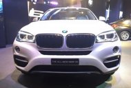 BMW X6 xDrive35i 2017 - Bán ô tô BMW X6 xDrive35i đời 2017, màu trắng, xe nhập giá 3 tỷ 698 tr tại Kon Tum