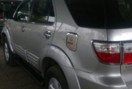 Toyota Fortuner 2011 - Cần bán Toyota Fortuner đời 2011, màu bạc, nhập khẩu, giá cạnh tranh giá 590 triệu tại Quảng Trị