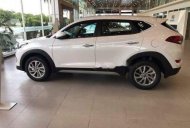 Hyundai Tucson 2018 - Cần bán gấp Hyundai Tucson đời 2018, màu trắng giá 779 triệu tại Khánh Hòa