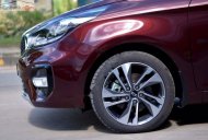 Kia Rondo GAT 2018 - Bán xe Kia Rondo GAT đời 2018, màu đỏ giá 665 triệu tại Tp.HCM