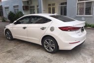 Hyundai Elantra 2018 - Gia đình cần bán Elentra 12/2018, số tự động, màu trắng giá 598 triệu tại Tp.HCM