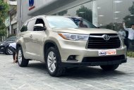 Toyota Highlander 2016 - Bán Toyota Highlander sản xuất 2016, màu vàng cát nhập khẩu Mỹ giá 1 tỷ 800 tr tại Hà Nội