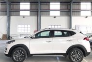 Hyundai Tucson   2019 - Bán Hyundai Tucson 2.0 full xăng đặc biệt đời 2019, màu trắng giá 878 triệu tại Tây Ninh