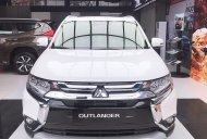 Mitsubishi Outlander CVT 2019 - Cần bán xe Mitsubishi Outlander CVT đời 2019, màu trắng, xe nhập, giá 907tr giá 907 triệu tại Quảng Nam