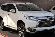 Mitsubishi Pajero Sport 2018 - Cần thanh lý chiếc Mitsubishi Pajero Sport máy dầu số sàn đời 2019, màu trắng, mức giá cực rẻ + tặng kèm quà hấp dẫn giá 800 triệu tại Hà Nội