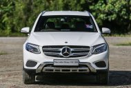 Mercedes-Benz GLC-Class 2019 - Bán ưu đãi nhân dịp đầu năm mới chiếc xe Mercedes-Benz GLC 200, sản xuất 2019, màu trắng giá 1 tỷ 650 tr tại Bình Dương